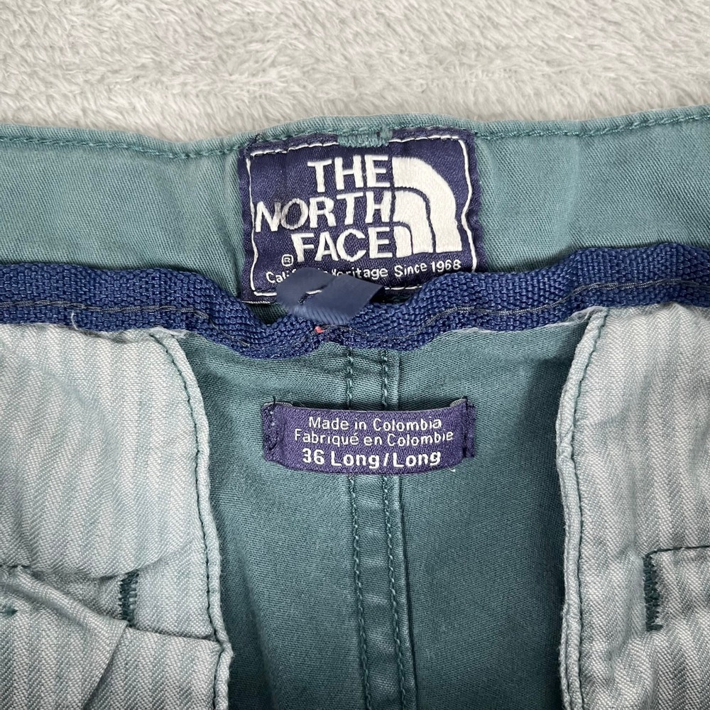 The North Face Men's Utility Cargo Shorts Size 36 Long Green Cotton Blend - Picture 4 of 11